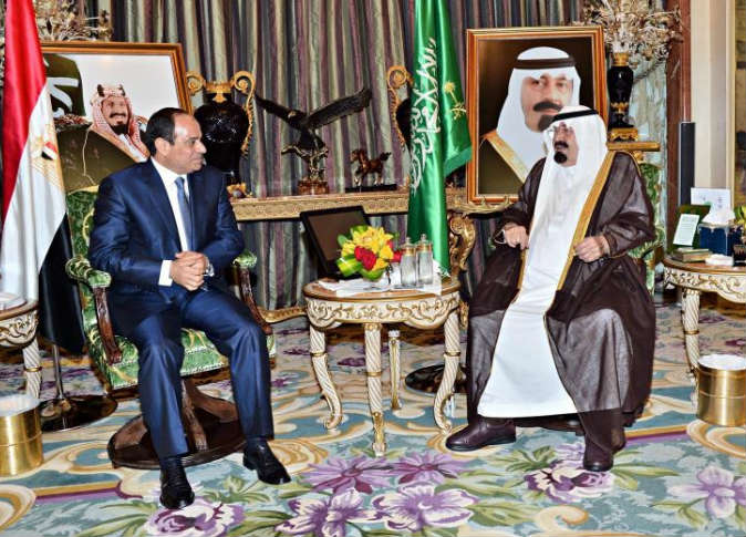 العاهل السعودي: لا مساعدات في مؤتمر المانحين .. والمركزي المصري قلق بعد رد جزء من وديعة قطر