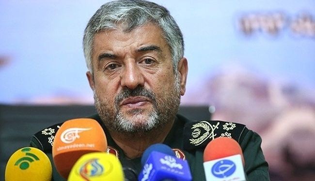 قائد الحرس الثوري الإيراني يتوعد بـ«رد مدمر» على عدوان القنيطرة