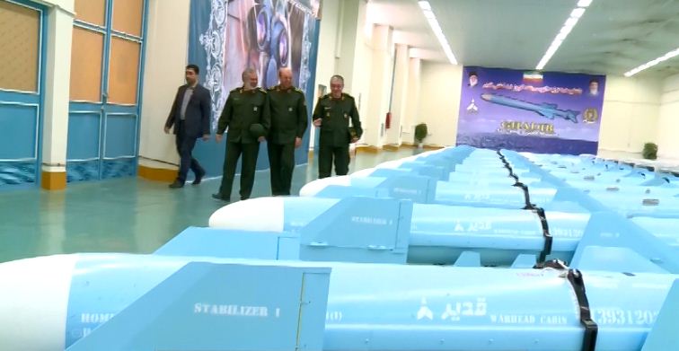 بعد أيام من ضم مدمرة جديدة لأسطولها .. إيران تدشن خط إنتاج صواريخ «قدير» البحري