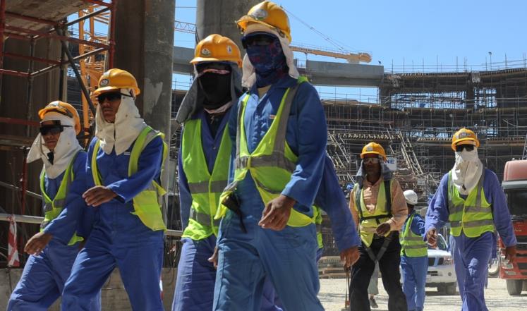 بنك أبوظبي التجاري: هبوط النفط يبطئ المشروعات بالسعودية والإمارات 