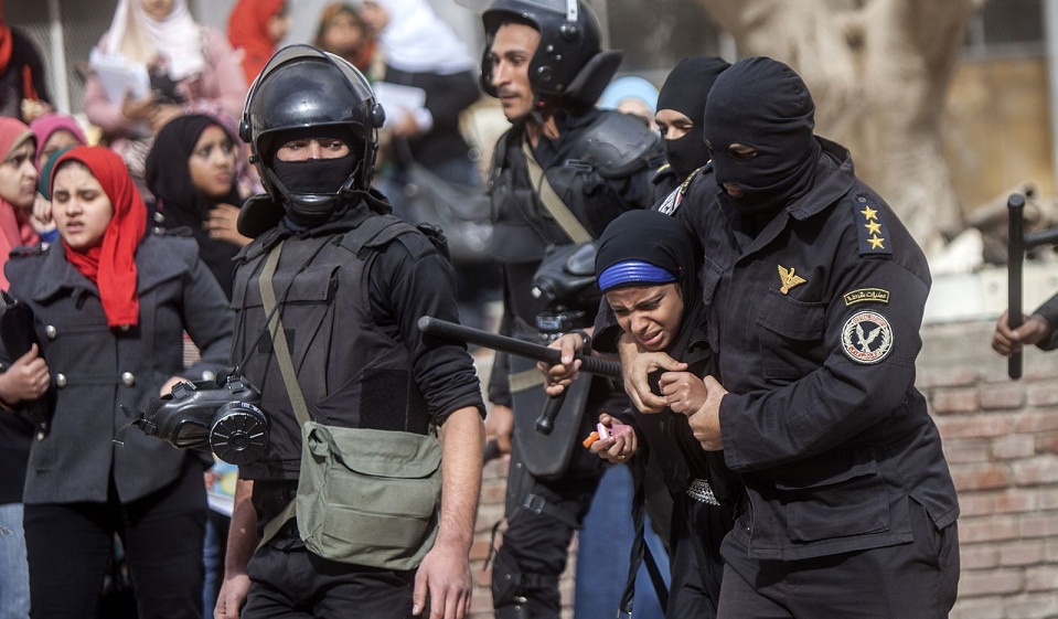 252 قتيلا في السجون المصرية جراء «التعذيب والإهمال الطبي» منذ الانقلاب على «مرسي»