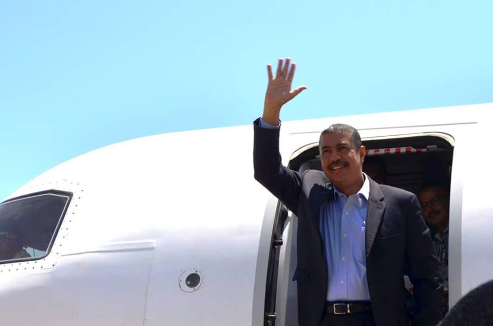 «خالد بحاح» يعود إلى عدن لممارسة مهامه بعد غياب 158 يوما